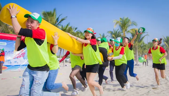 Du Lịch Team Building Là Gì? Toàn Tập Kiến Thức, Xu Hướng Mới Nhất Năm 2026 Và Bí Quyết Tổ Chức Thành Công
