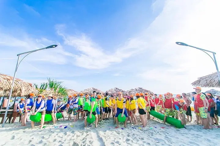Du Lịch Team Building Là Gì? Toàn Tập Kiến Thức, Xu Hướng Mới Nhất Năm 2026 Và Bí Quyết Tổ Chức Thành Công