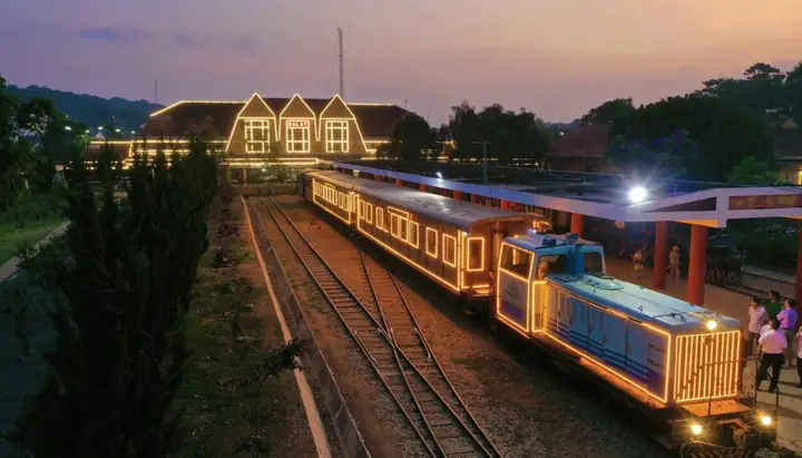 Ga Đà Lạt Đi Trại Mát 2026: Hướng Dẫn Trọn Vẹn Trải Nghiệm "check-in" Đỉnh Cao Tại Ngôi Ga Cổ Kính Nhất Đông Dương