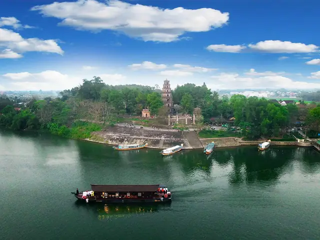 Giá Vé Tham Quan Chùa Thiên Mụ 2026: Chi Tiết Mới Nhất, Lịch Mở Cửa, Hướng Dẫn Du Lịch Trọn Vẹn Từ A-Z Giá Vé Tham Quan Chùa Thiên Mụ 2026: Chi Tiết Mới Nhất, Lịch Mở Cửa, Hướng Dẫn Du Lịch Trọn Vẹn Từ A-Z