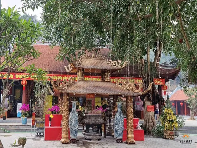 Hà Nội Đi Đền Ông Hoàng Bay Bao Nhiêu Km? Chi Tiết Hướng Dẫn Đường Đi, Kinh Nghiệm Và Lịch Lễ Mới Nhất Năm 2026