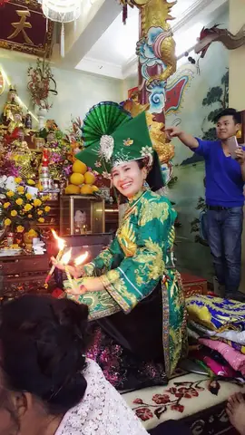 Hát Chầu Văn Trong Di Sản UNESCO: Giá Trị Cốt Lõi Của Niềm Tin Thờ Mẫu Ba Ngôi Việt Nam Năm 2026