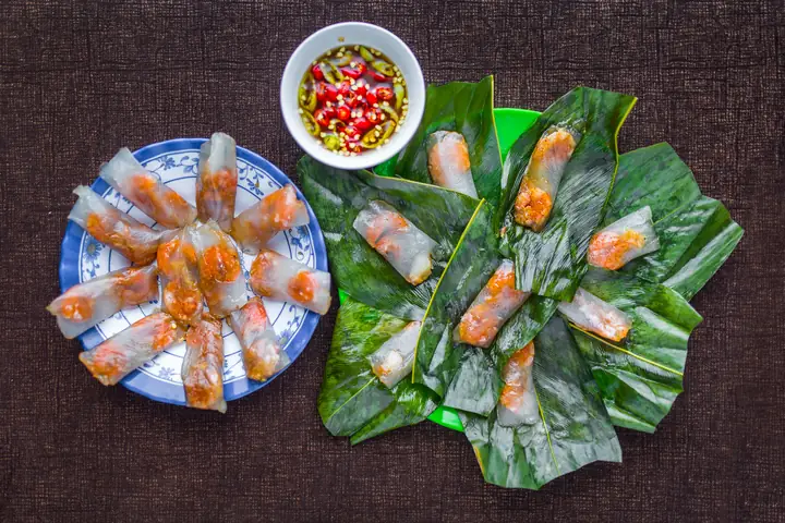 Hình Ảnh Bánh Bột Lọc Gói Lá Chuối: Vẻ Đẹp Truyền Thống Qua Ống Kính Năm 2026 Hình Ảnh Bánh Bột Lọc Gói Lá Chuối: Vẻ Đẹp Truyền Thống Qua Ống Kính Năm 2026