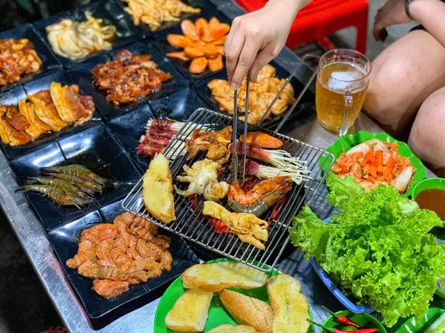 Sưu Tập Hình Ảnh Đồ Nướng Vỉa Hè 2026: Góc Nhìn Mới Về Văn Hóa Ăn Uống Đường Phố Việt