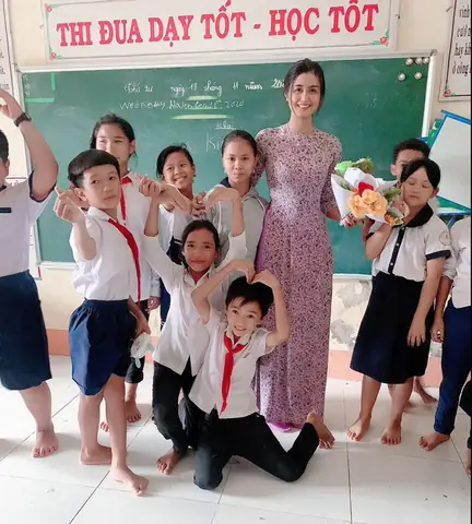 Ý Nghĩa Và Cách Chọn Mua Hoa Tặng Cô Giáo Năm 2026: Hành Trình Tỏ Tình Tri Ân Từ Trái Tim Học Trò