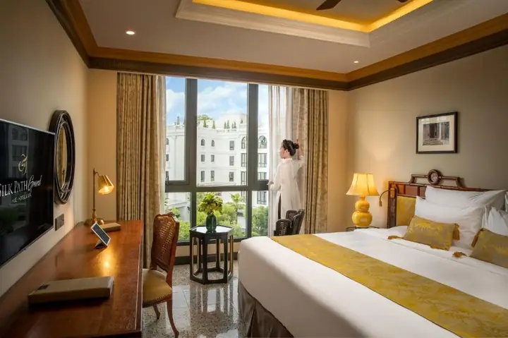 Khách Đoàn Và Khách Lẻ Tiếng Anh Là Gì? Cách Dùng Chính Xác Trong Du Lịch, Dịch Vụ Và Giao Tiếp