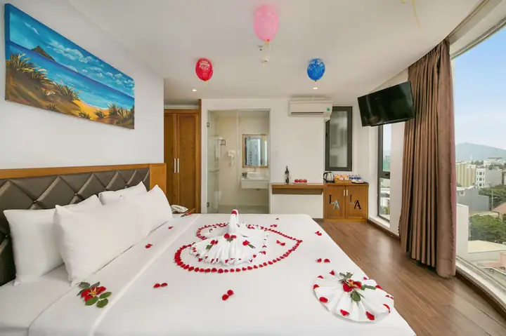 Khách Sạn La Beach Đà Nẵng: Review Chi Tiết, Giá Cả, Tiện Ích & Kinh Nghiệm Ở Năm 2026