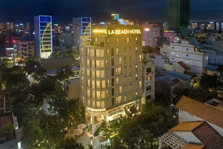 Khách Sạn La Beach Đà Nẵng: Review Chi Tiết, Giá Cả, Tiện Ích & Kinh Nghiệm Ở Năm 2026