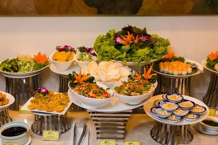 Top 10+ Khách Sạn Nha Trang Có Buffet Sáng Ngon, Đa Dạng, Giá Tốt Nhất Năm 2026