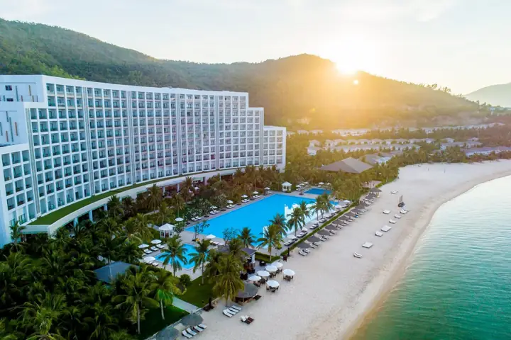 Top 10+ Khách Sạn Nha Trang Có Buffet Sáng Ngon, Đa Dạng, Giá Tốt Nhất Năm 2026