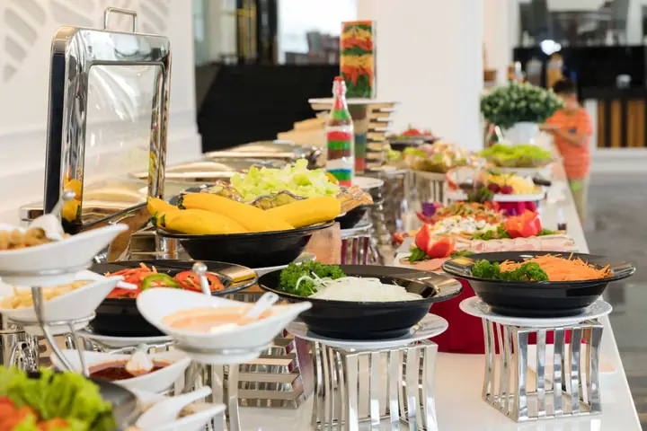 Top 10+ Khách Sạn Nha Trang Có Buffet Sáng Ngon, Đa Dạng, Giá Tốt Nhất Năm 2026