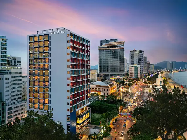 Top 15+ Khách Sạn Tốt Nhất Tại Nha Trang Năm 2026: Review Chi Tiết, Giá Cả & Kinh Nghiệm Chọn Phù Hợp Mỗi Túi Tiền