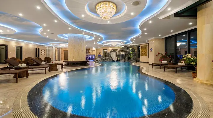 Khách Sạn V Hotel Đà Nẵng: Review Chi Tiết, Giá Phòng Mới Nhất 2026 & Trải Nghiệm Thực Tế Không Thể Bỏ Lỡ
