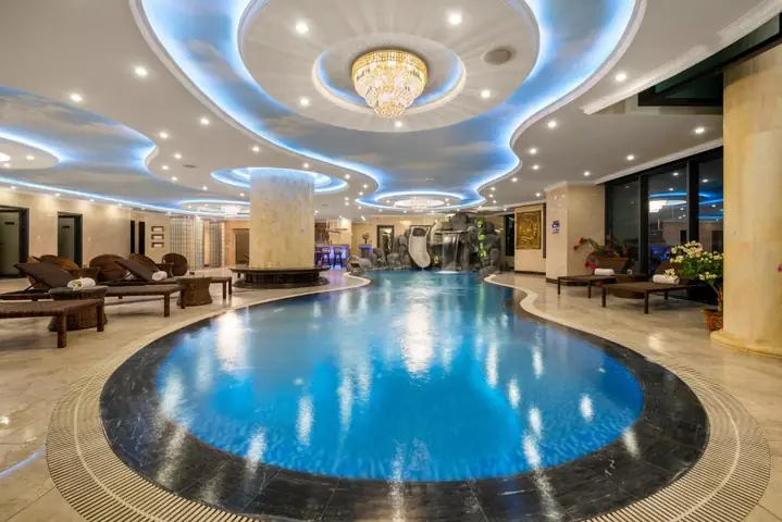 Khách Sạn V Hotel Đà Nẵng: Review Chi Tiết, Giá Phòng Mới Nhất 2026 & Trải Nghiệm Thực Tế Không Thể Bỏ Lỡ