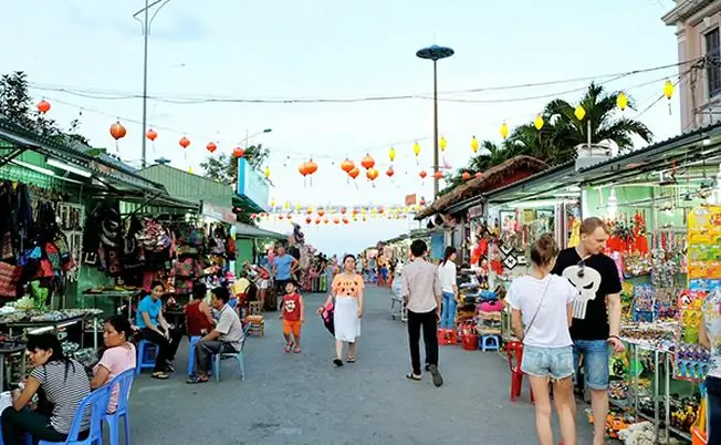 Khu Phố Tây Nha Trang 2026: Hướng Dẫn Trọn Vẹn Địa Điểm "sống Ảo" Ăn Chơi, Check-in Đỉnh Cao Mới Nhất