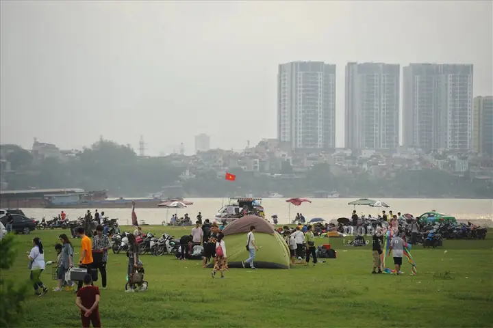 Top 10+ Khu Vui Chơi Ven Sông Hồng Hà Nội 2026: Địa Điểm "sống Ảo" Check-in, Ăn Uống, Giải Trí Đêm Cuối Tuần Lý Tưởng