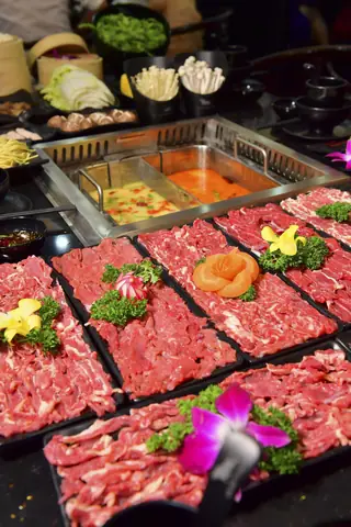 Lẩu Bò Trung Hoa 328 Thái Hà: Địa Chỉ "thần Thánh" Giữ Hồn Vị Truyền Thống Gây Nghiện Năm 2026