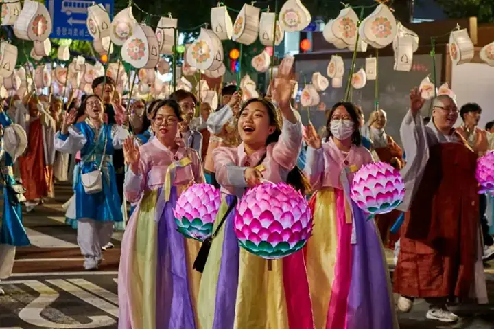 Lễ Hội Đèn Lồng Hoa Sen 2026: Hành Trình Tìm An Ninh Tâm Hồn Giữa Sài Gòn Sầm Uất