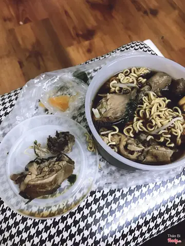 Mì Gà Tần 49 Hàng Bồ: Hương Vị Thăng Hoa Qua Bão Thời Gian, Đỉnh Cao Ẩm Thực Hà Nội Năm 2026