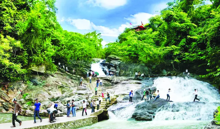 Xu Hướng Mở Khu Du Lịch Sinh Thái Năm 2026: Chiến Lược, Quy Trình Pháp Lý Và Bí Quyết Vận Hành Bền Vững