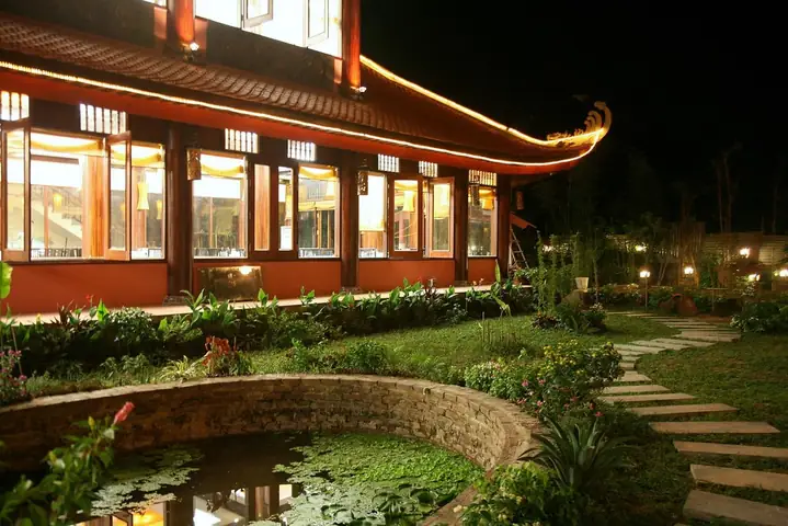 Nhà Hàng Cổ Ngư Hạ Long 2026: Địa Chỉ "chạm" Vị Biển Châu Âu Đẳng Cấp, Không Gian Cổ Kính Độc Đáo Giữa Tim Vịnh
