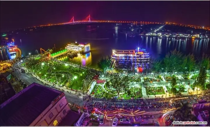 Top 10+ Nhà Hàng Nổi Bến Ninh Kiều Cần Thơ 2026: Địa Điểm Ăn Ngon, View Sông Hậu Giang Tuyệt Đẹp Không Thể Bỏ Lỡ