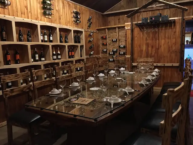 Nhà Hàng Thiên Hồng Phát Hải Phòng: Địa Chỉ Ăn Hải Sản Tươi Sống, Nấu Ăn Kiểu Nhà Chuẩn Vị Biển 2026