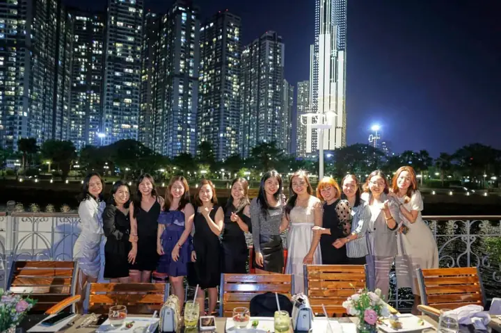 Top 10+ Nhà Hàng Trên Sông Bạch Đằng Đà Nẵng 2026: View Đẹp, Ăn Ngon, Check-in "sống Ảo" Cực Đỉnh