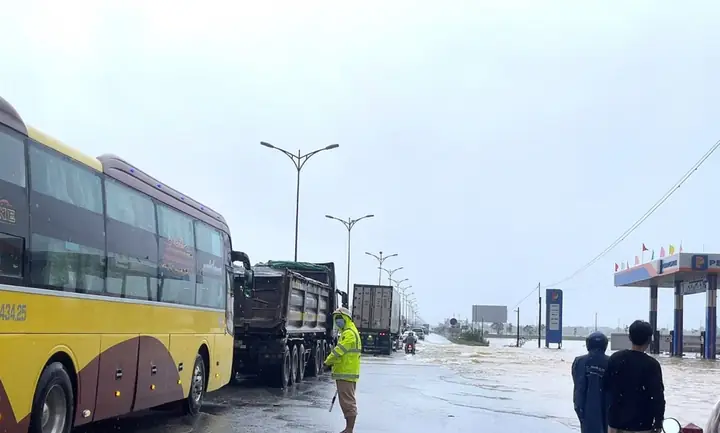 Nhiệt Độ Ở Huế Bây Giờ (cập Nhật 2026): Chi Tiết Theo Giờ, Dự Báo 10 Ngày, Xu Hướng Khí Hậu & Kinh Nghiệm Du Lịch Thích Ứng