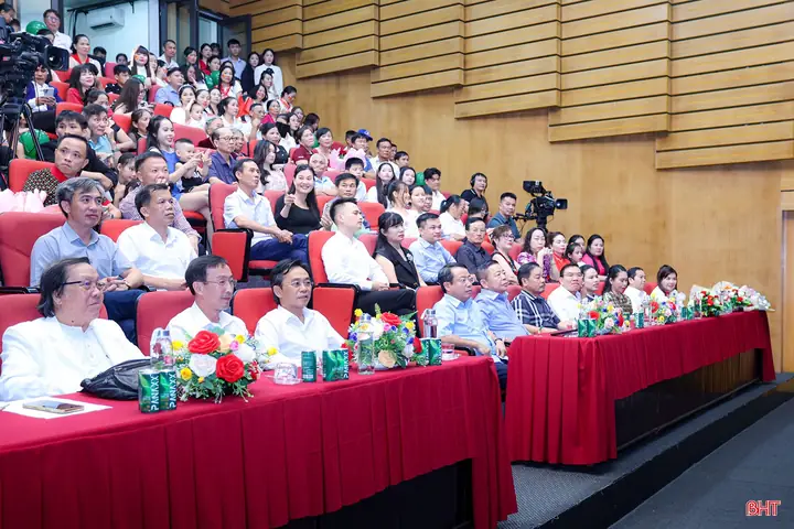 Những Ca Khúc Hay Về Hà Tĩnh: Hành Trình Âm Nhạc Qua Thời Gian Và Cảm Xúc Của Người Con Đất Nóng (cập Nhật 2026)