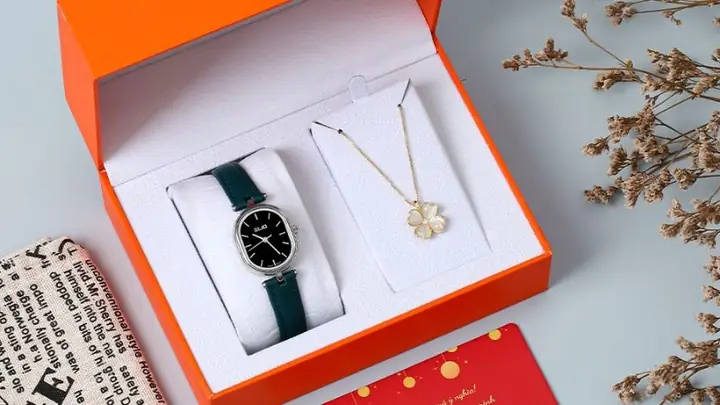 Top 15+ Những Món Quà Tặng Mẹ Ý Nghĩa Nhất Năm 2026: Gợi Ý Tặng Mẹ Tình Thương, Thực Tế Và Đầy Yêu Thương