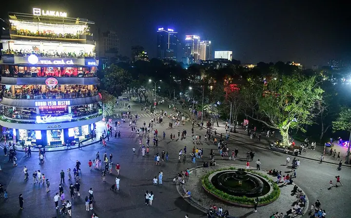 Phố Đi Bộ Hà Nội Hôm Nay Có Gì? Cập Nhật Trọn Vẹn Hoạt Động, Sự Kiện & Điểm Check-in "hot" Nhất Tháng 12/2026
