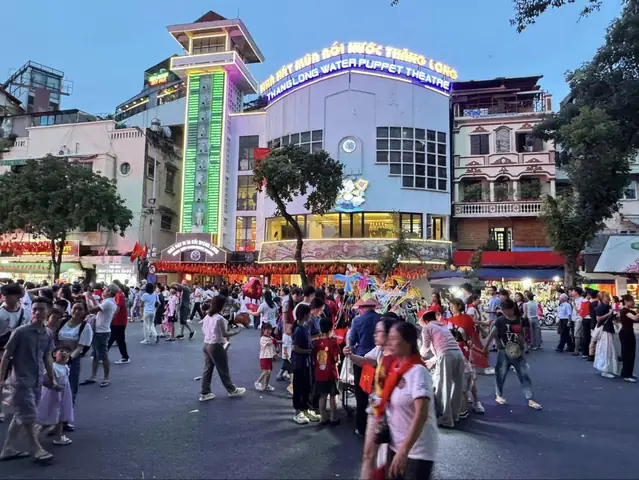 Phố Đi Bộ Hà Nội Hôm Nay Có Gì? Cập Nhật Trọn Vẹn Hoạt Động, Sự Kiện & Điểm Check-in "hot" Nhất Tháng 12/2026