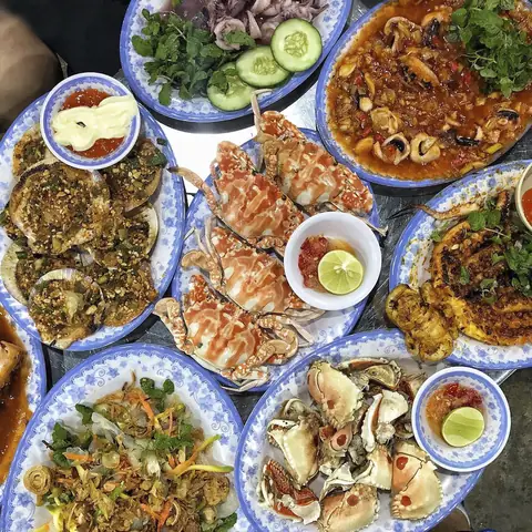 Top 15+ Quán Ăn Hải Sản Rẻ Ngon "chuẩn Vị Biển" Tại Đà Nẵng 2026: Ăn No Chỉ 100K - 200K