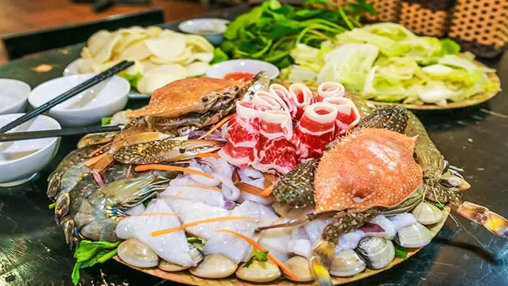 Top 15+ Quán Ăn Hải Sản Rẻ Ngon "chuẩn Vị Biển" Tại Đà Nẵng 2026: Ăn No Chỉ 100K - 200K