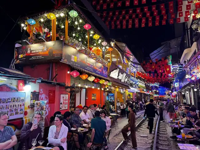 Những Gì Làm Ở Hà Nội Ban Đêm 2026: Hướng Dẫn Trọn Vẹn Khám Phá Thủ Đô Lung Linh Những Gì Làm Ở Hà Nội Ban Đêm 2026: Hướng Dẫn Trọn Vẹn Khám Phá Thủ Đô Lung Linh
