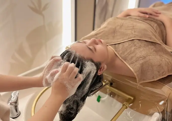 Quy Trình Gội Đầu Dưỡng Sinh 2026: Bí Quyết Chăm Sóc Tóc Da Đầu Toàn Diện Từ A – Z Theo Chuẩn Spa Quy Trình Gội Đầu Dưỡng Sinh 2026: Bí Quyết Chăm Sóc Tóc Da Đầu Toàn Diện Từ A – Z Theo Chuẩn Spa