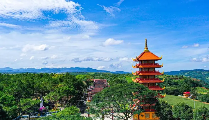 Sự Thật Về Tu Viện Bát Nhã Bảo Lộc: Hành Trình 15 Năm Cây Đa Thiền, Tranh Cãi Và Di Sản Phật Giáo Năm 2026