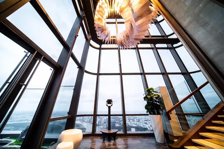 Tầng Cao Nhất Landmark 81 Có Gì? Trải Nghiệm Đỉnh Cao Việt Nam Tại Skyview & Vinpearl Luxury 2026 Tầng Cao Nhất Landmark 81 Có Gì? Trải Nghiệm Đỉnh Cao Việt Nam Tại Skyview & Vinpearl Luxury 2026