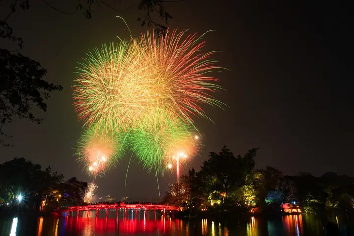 Top 15+ Địa Điểm Chơi Tết Hà Nội 2026 Hấp Dẫn Nhất: Cũ - Mới - Độc - Lạ, Đã Sẵn Sàng Cho Mùa Xuân Ất Tỵ