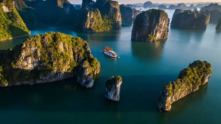 Thời Tiết Hạ Long Tháng 3 Năm 2026: Chi Tiết, Kinh Nghiệm Du Lịch & Những Điều Cần Biết Trước Khi Đi Thời Tiết Hạ Long Tháng 3 Năm 2026: Chi Tiết, Kinh Nghiệm Du Lịch & Những Điều Cần Biết Trước Khi Đi