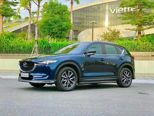 Thuê Xe 5 Chỗ Có Người Lái 2026: Bảng Giá Mới Nhất, Top Đơn Vị Uy Tín & Kinh Nghiệm Chọn Thuê An Toàn