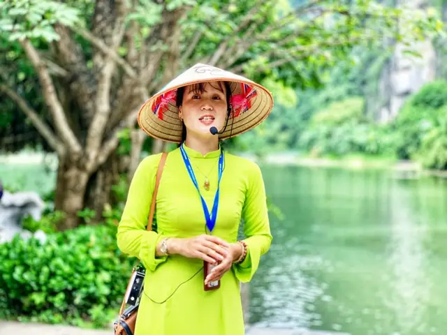 Tiền Tip Cho Hướng Dẫn Viên Du Lịch Trong Nước Năm 2026: Chuẩn Mực Mới, Văn Hóa Cho & Kinh Nghiệm Thực Tế Để Không "lỡ Màng"