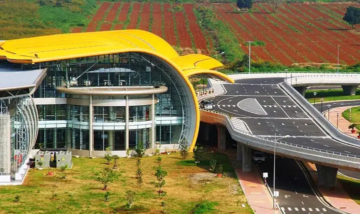 Xe Đi Từ Bảo Lộc Đến Sân Bay Liên Khương 2026: Hướng Dẫn Chi Tiết Giá Vé, Lịch Chạy, Đặt Chỗ & Mẹo Tiết Kiệm