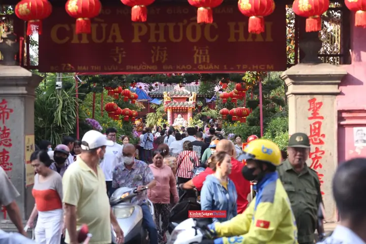 Top 10+ Chùa Linh Thức Xìn Bùa Bình An Ở TP.HCM Năm 2026: Địa Chỉ, Lịch Mở, Kinh Nghiệm Xin Về Đúng Cách